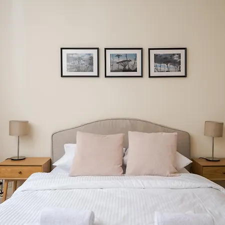 Powisle Spacious By Bookinghost Varşova