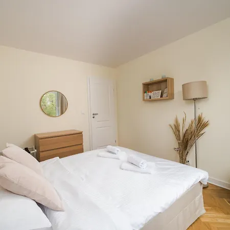 Powisle Spacious By Bookinghost * Varşova