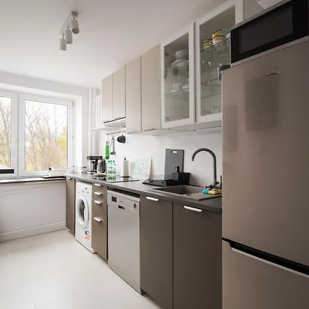 Daire Powisle Spacious By Bookinghost