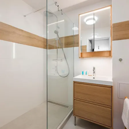 Powisle Spacious By Bookinghost Varşova