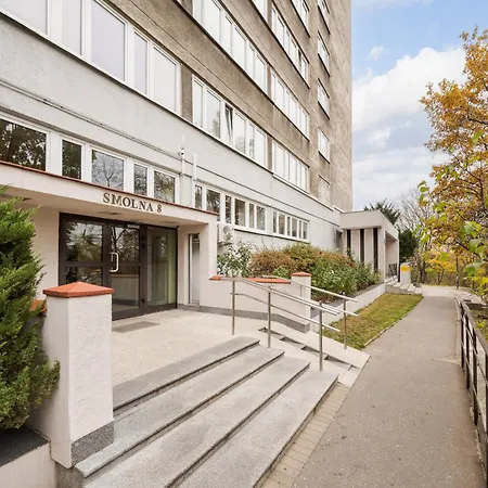 Daire Powisle Spacious By Bookinghost