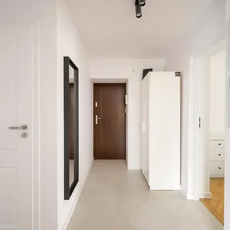 Powisle Spacious Apartment Warsaw