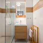 Powisle Spacious By Bookinghost *